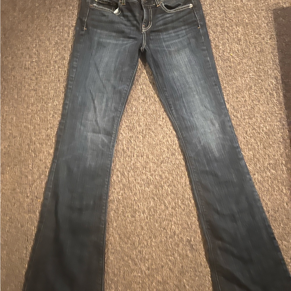 American Eagle Women’s Jeans. Size 4 Long. Excellent used condition. Dark wash.